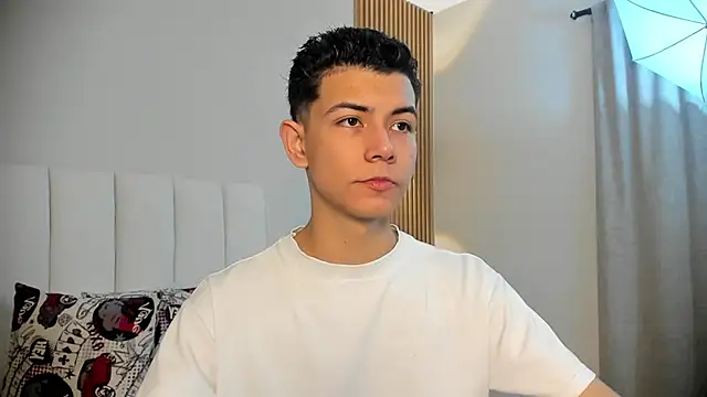 Snapshot of FireGuy_99 chatting on 12/04/25, 12:47 FireGuy 99 online show from 12/04/25, 12:47