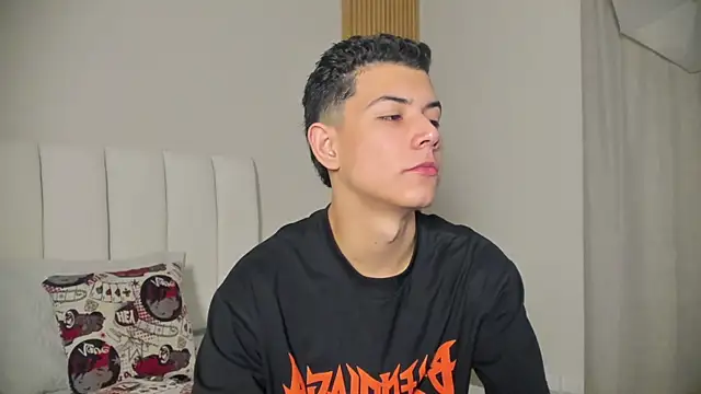 Snapshot of FireGuy_99 chatting on 12/05/25, 12:58 FireGuy 99 online show from 12/05/25, 12:58