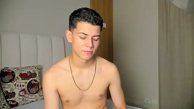 Snapshot of FireGuy_99 chatting on 12/17/25, 01:17 FireGuy 99 online show from 12/17/25, 01:17