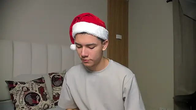 Snapshot of FireGuy_99 chatting on 12/18/25, 12:44 FireGuy 99 online show from 12/18/25, 12:44