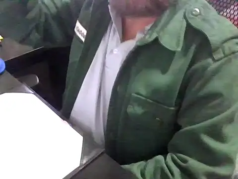 Snapshot of CaccoCasado chatting on 10/24/25, 01:51 CaccoCasado online show from 10/24/25, 01:51