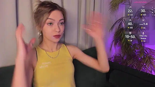 Snapshot of AlysiaSun_ chatting on 03/03/26, 02:39 AlysiaSun online show from 03/03/26, 02:39