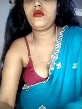 Snapshot of strip_queennn chatting on 02/19/26, 04:58 strip queennn online show from 02/19/26, 04:58