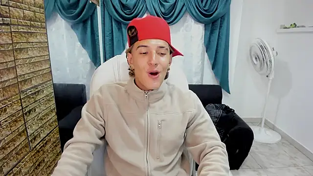 Hayden Boy  online show from 12/16/25, 04:06