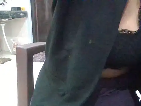 Snapshot of Rhea-Sen chatting on 11/07/25, 06:52 Rhea-Sen online show from 11/07/25, 06:52