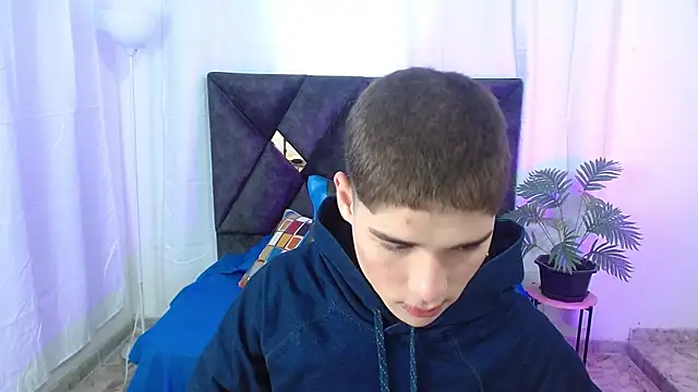 Snapshot of Mattass18 chatting on 10/23/25, 01:32 Mattass18 online show from 10/23/25, 01:32