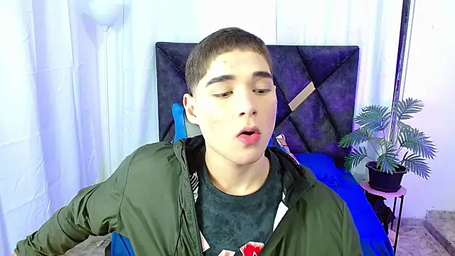 Snapshot of Mattass18 chatting on 10/27/25, 02:10 Mattass18 online show from 10/27/25, 02:10