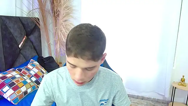 Snapshot of Mattass18 chatting on 11/07/25, 01:44 Mattass18 online show from 11/07/25, 01:44