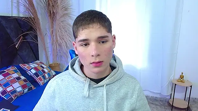 Snapshot of Mattass18 chatting on 11/28/25, 01:14 Mattass18 online show from 11/28/25, 01:14