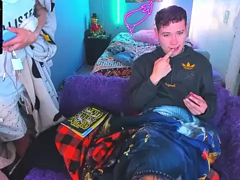 Snapshot of Latin_boysxxxx chatting on 02/15/26, 02:41 Latin boysxxxx online show from 02/15/26, 02:41