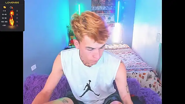 Snapshot of Latin_boysxxxx chatting on 03/14/26, 10:37 Latin boysxxxx online show from 03/14/26, 10:37