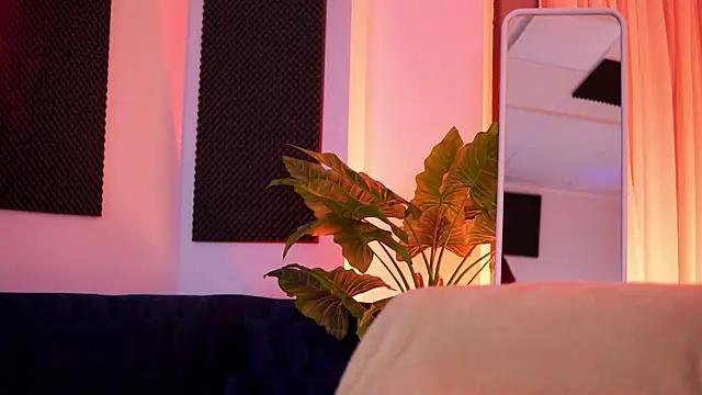 Snapshot of TiffanyBlaize chatting on 02/23/26, 04:10 TiffanyBlaize online show from 02/23/26, 04:10