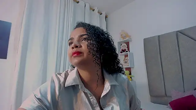 Snapshot of Miaa_Star1 chatting on 11/25/25, 01:22 Miaa Star1 online show from 11/25/25, 01:22