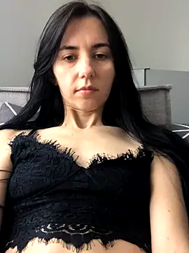 Snapshot of oliviya_mur chatting on 10/20/25, 07:42 oliviya mur online show from 10/20/25, 07:42