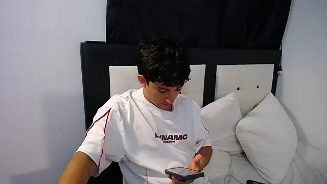 Dravith Valery online show from 02/16/26, 03:57