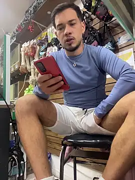 Leonardmoppet online show from 12/16/25, 10:37