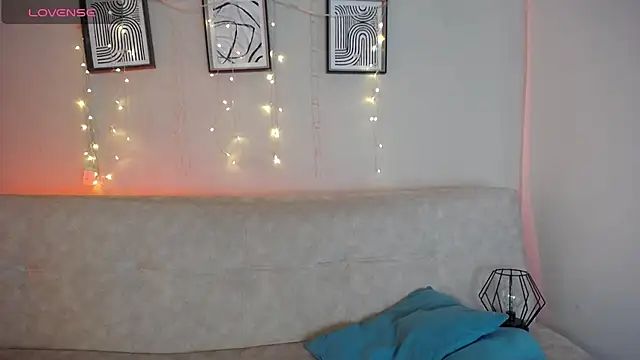 Snapshot of Sweet_Bella_Valery chatting on 04/29/26, 08:48 Sweet Bella Valery online show from 04/29/26, 08:48
