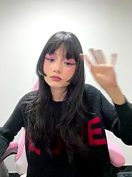 Snapshot of AnaisXoXo chatting on 11/24/25, 11:37 AnaisXoXo online show from 11/24/25, 11:37