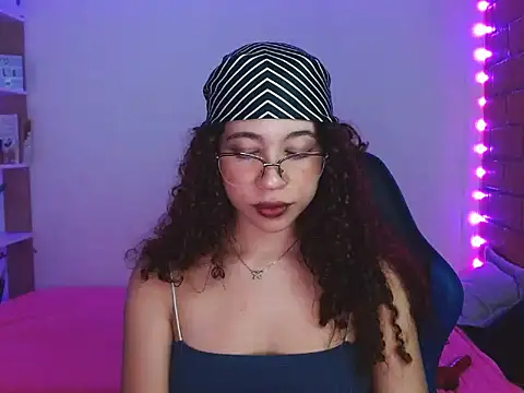 Medussa3033 online show from 12/14/25, 03:23