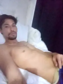 Snapshot of MaxHuston chatting on 02/09/26, 05:33 MaxHuston online show from 02/09/26, 05:33