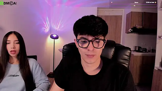 Snapshot of Mikeyvioleta_ chatting on 05/18/26, 12:11 Mikeyvioleta online show from 05/18/26, 12:11