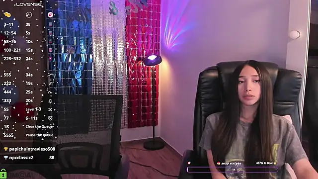 Snapshot of Mikeyvioleta_ chatting on 07/23/26, 01:58 Mikeyvioleta online show from 07/23/26, 01:58
