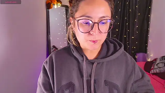 Rhosynn online show from 10/29/25, 02:36