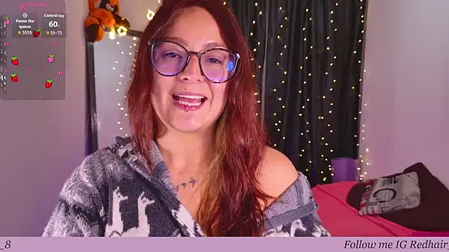 Snapshot of Rhosynn chatting on 10/30/25, 03:19 Rhosynn online show from 10/30/25, 03:19