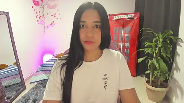 Snapshot of Kruela chatting on 11/19/25, 11:38 Kruela online show from 11/19/25, 11:38