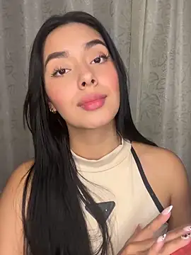 Snapshot of MiaSofia__ chatting on 12/19/25, 11:34 MiaSofia online show from 12/19/25, 11:34