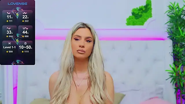 Snapshot of AriannaSins chatting on 12/30/24, 01:36 AriannaSins online show from 12/30/24, 01:36