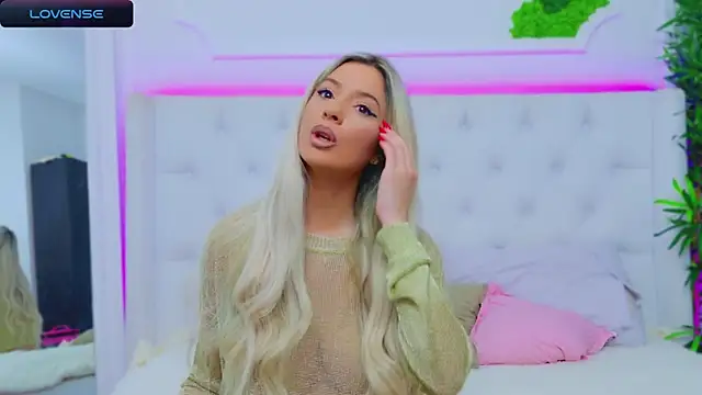 Snapshot of AriannaSins chatting on 12/30/24, 07:42 AriannaSins online show from 12/30/24, 07:42