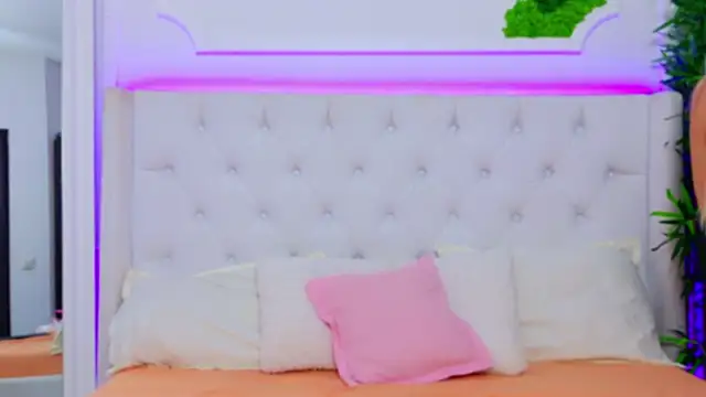 Snapshot of AriannaSins chatting on 01/22/25, 07:34 AriannaSins online show from 01/22/25, 07:34