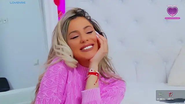 Snapshot of AriannaSins chatting on 03/05/25, 07:17 AriannaSins online show from 03/05/25, 07:17