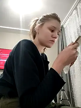 SandyCassie online show from 11/30/25, 07:07