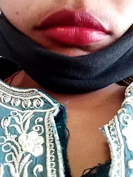 Snapshot of Rajni_chauhan chatting on 05/31/26, 05:04 Rajni chauhan online show from 05/31/26, 05:04