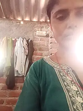 Snapshot of Rajni_chauhan chatting on 06/06/26, 09:03 Rajni chauhan online show from 06/06/26, 09:03