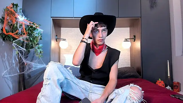 Tiam muller online show from 10/31/25, 04:02