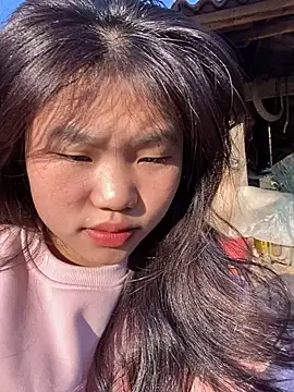 Snapshot of bumbaba chatting on 11/28/25, 12:46 bumbaba online show from 11/28/25, 12:46