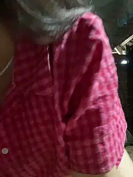 Snapshot of bumbaba chatting on 12/23/25, 09:29 bumbaba online show from 12/23/25, 09:29