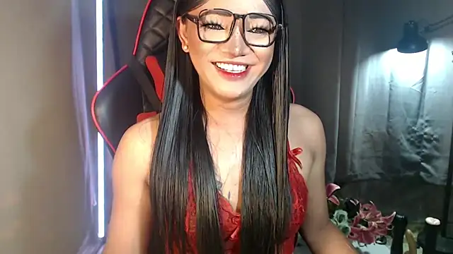 Snapshot of smokeprincess chatting on 12/04/25, 08:28 smokeprincess online show from 12/04/25, 08:28