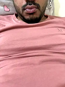 Snapshot of Handsome8677 chatting on 12/19/25, 01:34 Handsome8677 online show from 12/19/25, 01:34