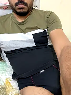 Snapshot of Handsome8677 chatting on 12/22/25, 11:18 Handsome8677 online show from 12/22/25, 11:18