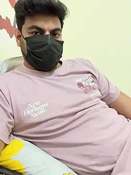 Snapshot of Handsome8677 chatting on 01/17/26, 10:42 Handsome8677 online show from 01/17/26, 10:42