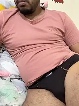 Snapshot of Handsome8677 chatting on 02/05/26, 12:54 Handsome8677 online show from 02/05/26, 12:54