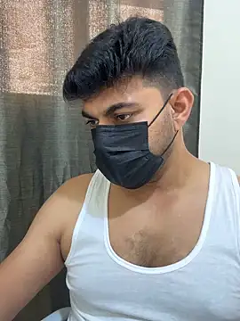 Snapshot of Handsome8677 chatting on 06/03/26, 07:44 Handsome8677 online show from 06/03/26, 07:44