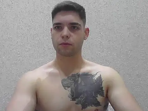 Snapshot of Zure-xxx chatting on 03/06/26, 09:33 Zure-xxx online show from 03/06/26, 09:33