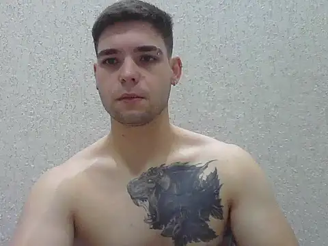 Snapshot of Zure-xxx chatting on 03/13/26, 12:17 Zure-xxx online show from 03/13/26, 12:17