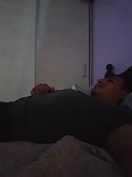 Snapshot of Rueditasss chatting on 12/16/25, 07:08 Rueditasss online show from 12/16/25, 07:08