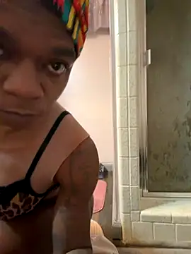 Snapshot of sissy_diorcd chatting on 12/03/25, 05:59 sissy diorcd online show from 12/03/25, 05:59